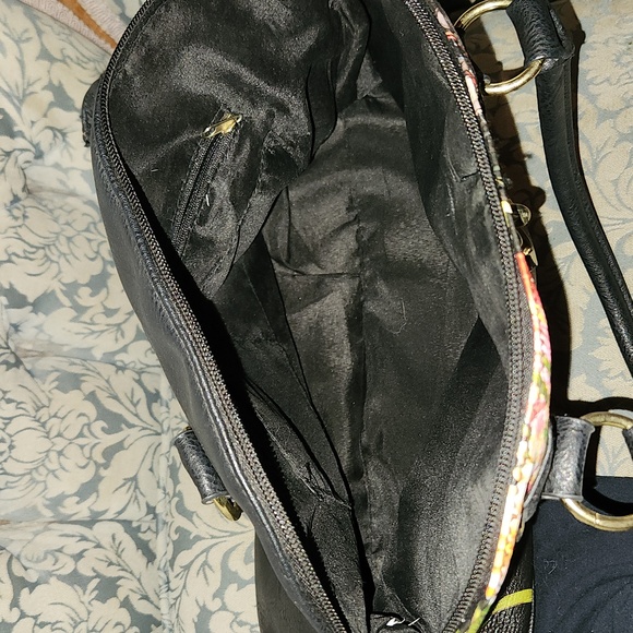 Floral Black Handbag - Picture 6 of 6